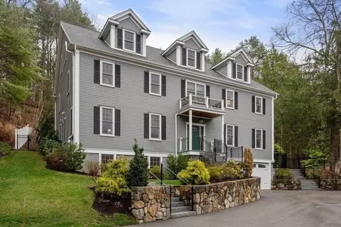 72 Great Plain Ave, Wellesley, MA 02482