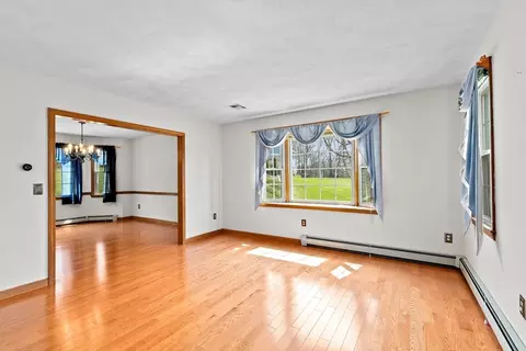19 Crestview Dr, Mendon, MA 01756 photo 3