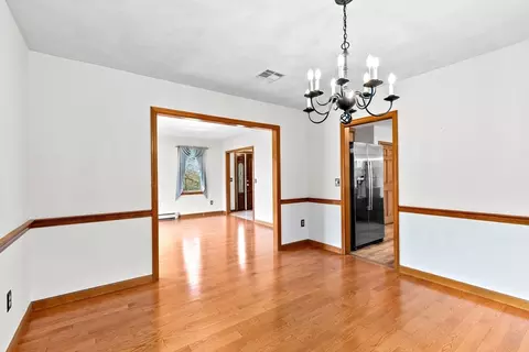 19 Crestview Dr, Mendon, MA 01756 photo 7