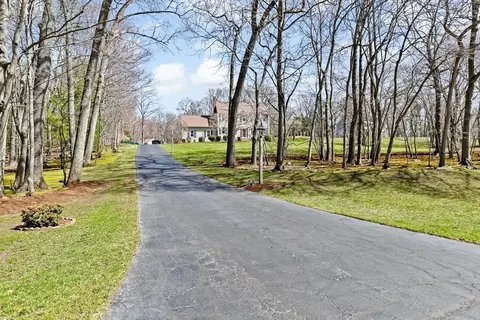 19 Crestview Dr, Mendon, MA 01756 photo 38