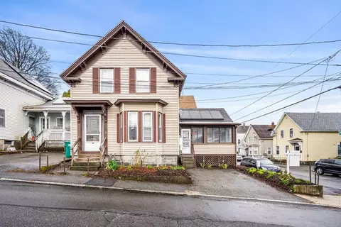 48 Barrington St, Lowell, MA 01852