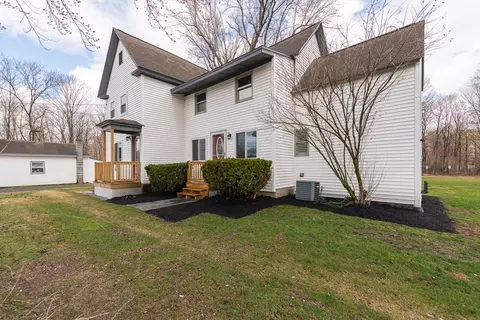 61 Mill St, Pepperell, MA 01463
