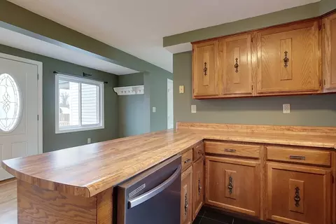 61 Mill St, Pepperell, MA 01463 photo 4