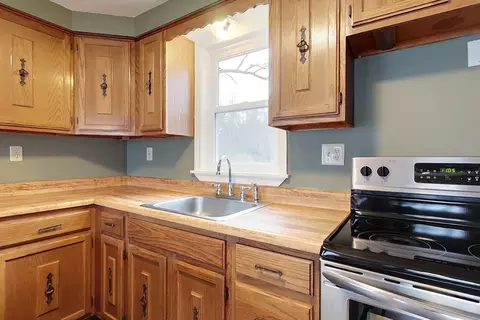 61 Mill St, Pepperell, MA 01463 photo 3