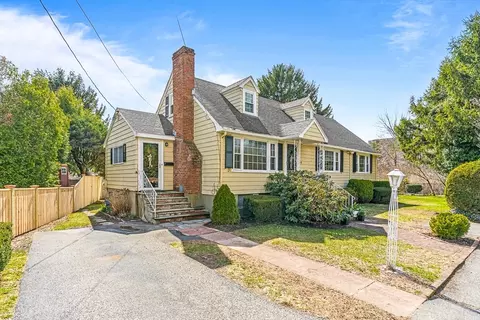 48 Tremont St, Winchester, MA 01890