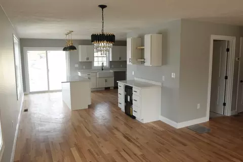 Living - 59 Sunderland, Worcester, MA 01604 photo 2 of 4