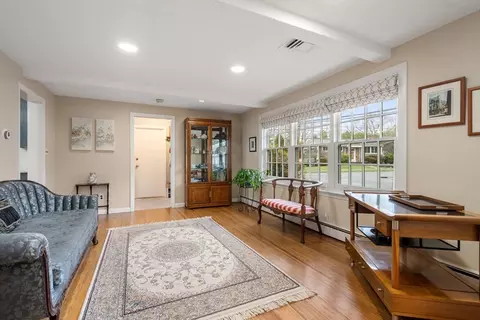 40 Tanglewood Rd, Needham, MA 02494 photo 3