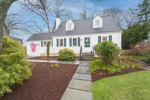 176 Highgate St, Needham, MA 02492