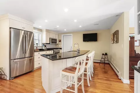 Kitchen - 7 Peter Hobart Dr, Hingham, MA 02043 photo 1 of 4