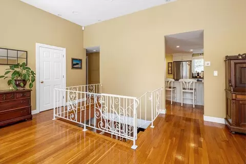 Entry Way - 7 Peter Hobart Dr, Hingham, MA 02043 photo 2 of 3
