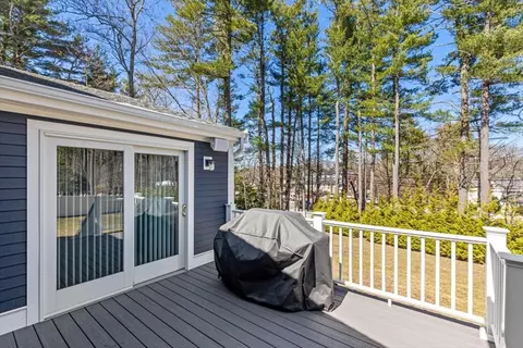 Exterior - 7 Peter Hobart Dr, Hingham, MA 02043 photo 5 of 9