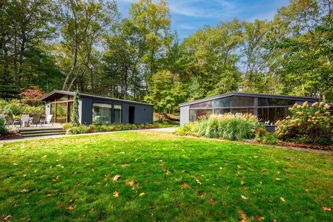18 Moccasin Hl, Lincoln, MA 01773