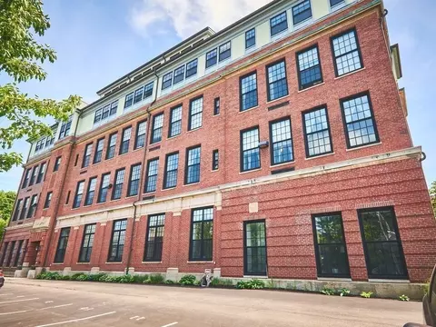 72 Ashland St #107, Malden, MA 02148