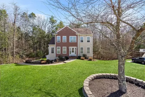 29 Regatta Dr, Attleboro, MA 02703