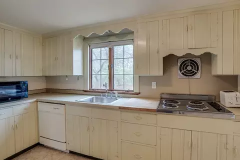 185 Wakefield St, Reading, MA 01867 photo 16