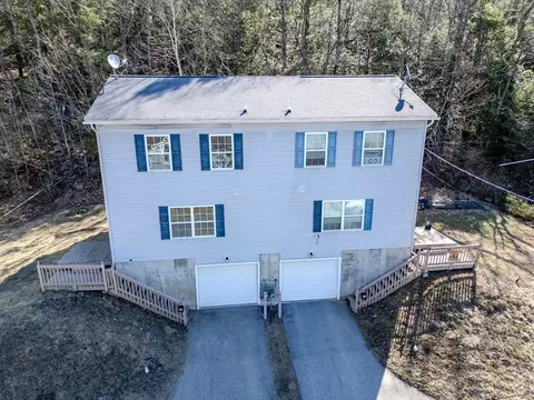 95-97 James St, Greenfield, MA 01301