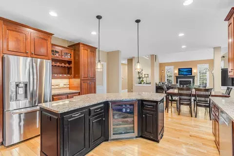 5 Symphony Dr, Franklin, MA 02038 photo 9