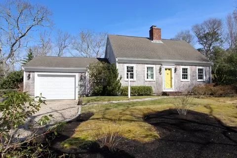 22 Oak Ln, Brewster, MA 02631