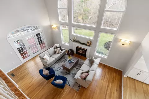 8 Peachtree Rd, Lexington, MA 02420