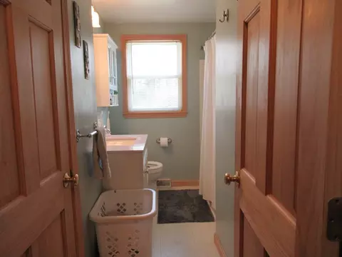 Bath - 25 Stone St, Middleboro, MA 02346 photo 1 of 1