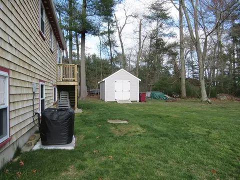 Exterior - 25 Stone St, Middleboro, MA 02346 photo 4 of 5