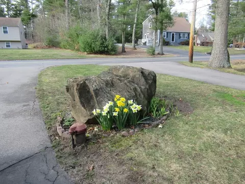 Exterior - 25 Stone St, Middleboro, MA 02346 photo 5 of 5