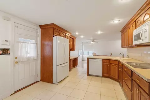 32 Abbott Ave, Everett, MA 02149 photo 11