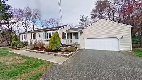 144 Mapleshade, East Longmeadow, MA 01028