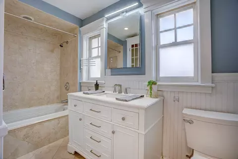 Bath - 43 Coolidge Ave, Weymouth, MA 02188 photo 1 of 3