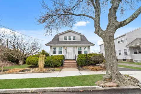 19 Hawthorne St, Quincy, MA 02169