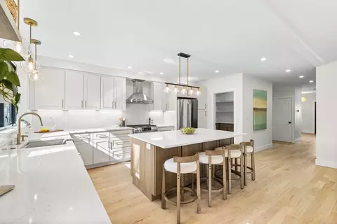 62 Deering St, Reading, MA 01867 photo 7