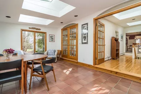 77 Parker Rd, Wellesley, MA 02482 photo 10