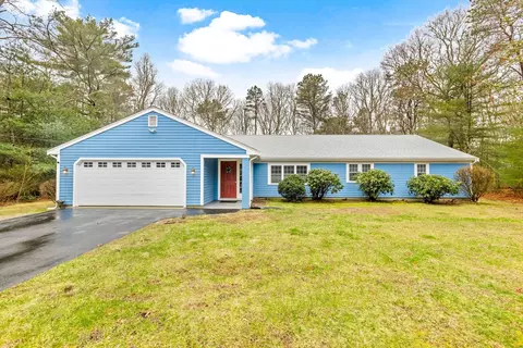 49 Heather Ln, Barnstable, MA 02632