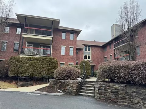 770 Salisbury St #533, Worcester, MA 01609