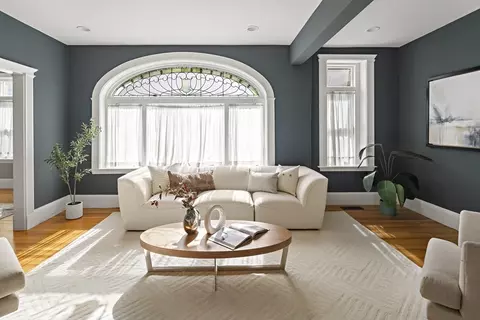483 Washington St #1, Brookline, MA 02446