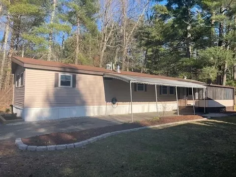 7 Foxrun Ln, Brimfield, MA 01010