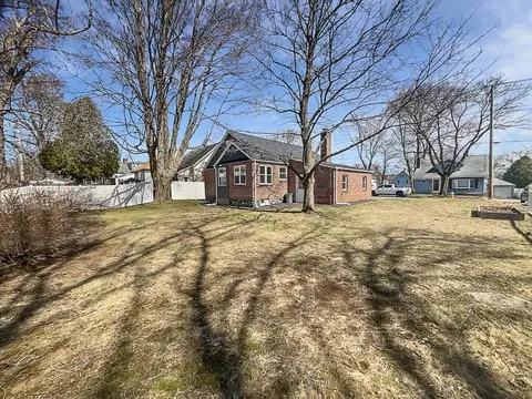 13 Victor Ave, Worcester, MA 01603 photo 11