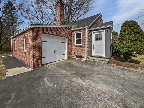 13 Victor Ave, Worcester, MA 01603