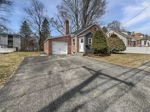 13 Victor Ave, Worcester, MA 01603 photo 9