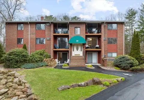 26 Fuller Rd #4, Foxboro, MA 02035