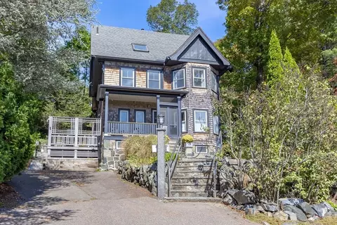 15 Apthorp Rd, Melrose, MA 02176