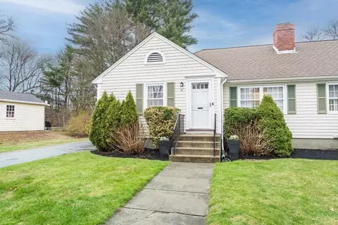 46 Parish Rd #46, Needham, MA 02494