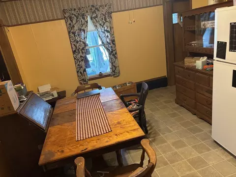 Dining - 27 Cedar St, Barre, MA 01005 photo 1 of 1