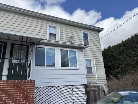 27 Cedar St, Barre, MA 01005