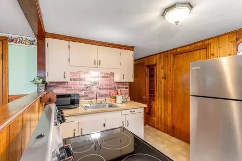 27 Jordan St, Springfield, MA 01129 photo 12
