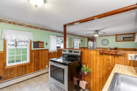 27 Jordan St, Springfield, MA 01129 photo 9