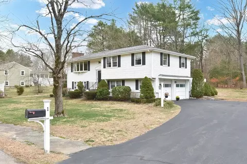 1 Breezewood Ln, Walpole, MA 02081