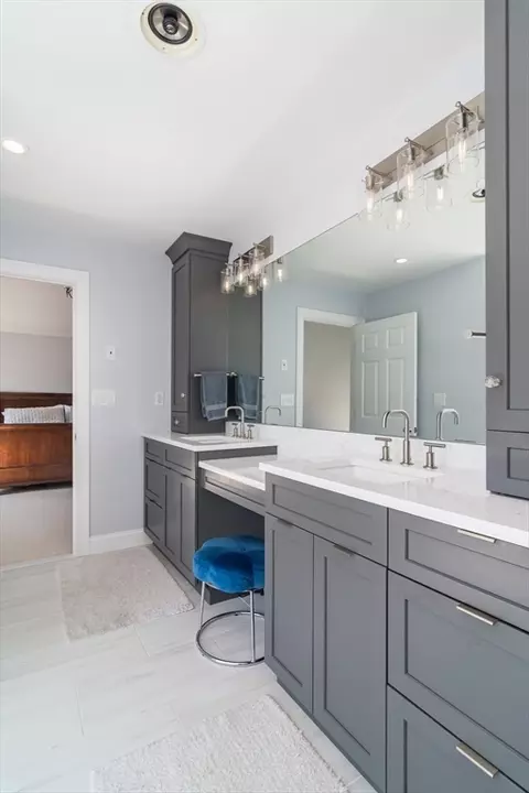 Bath - 3 Chieftain Ln, Natick, MA 01760 photo 2 of 3