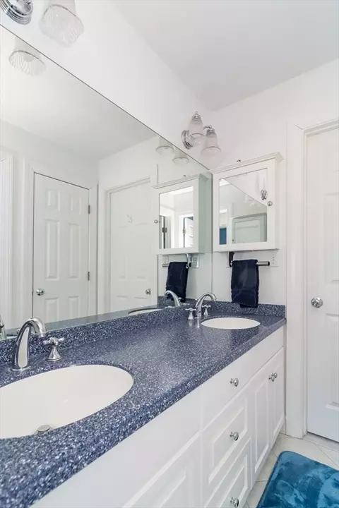 Bath - 3 Chieftain Ln, Natick, MA 01760 photo 3 of 3