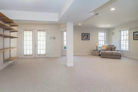 Living - 3 Chieftain Ln, Natick, MA 01760 photo 3 of 3